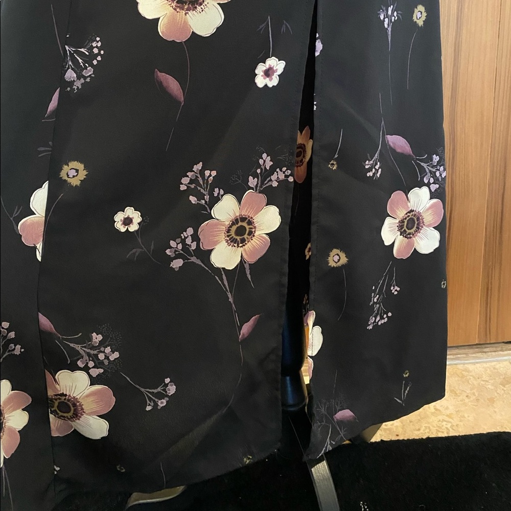 Floral black maxi/midi dress with slit - Picture 6 of 9